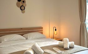 Av Luxury Accommodations